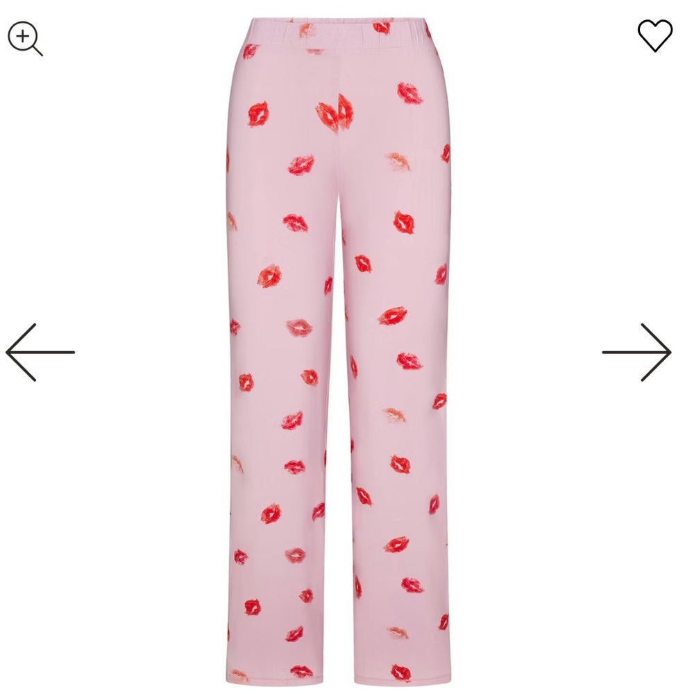 SKIMS NWT Cherry Blossom Lipstick Print Sleep Pants - Picture 2 of 9